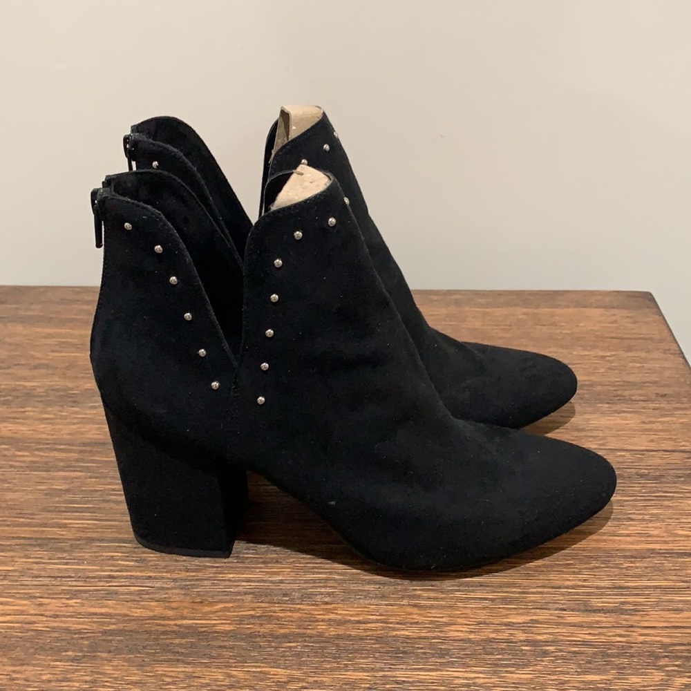 Universal Thread Stud Booties - image 4
